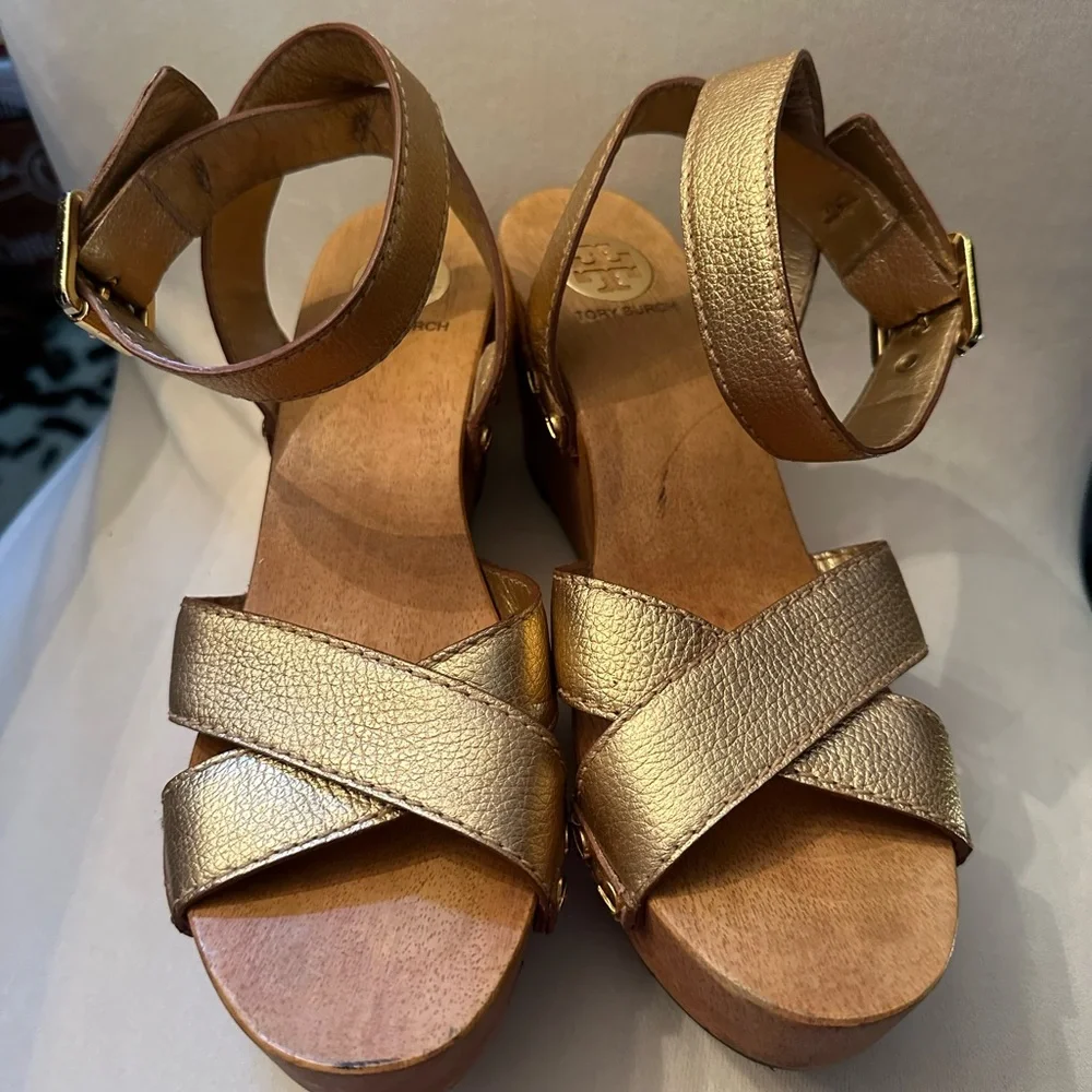 Tory Burch Gold Ridley Sandal with Wood Platform EUC - Picture 2 of 7